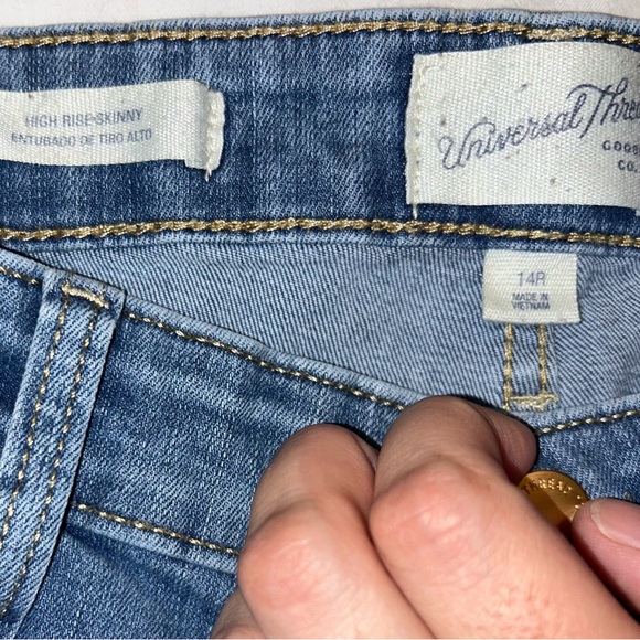 High Rise Skinny Jeans - Picture 2 of 3